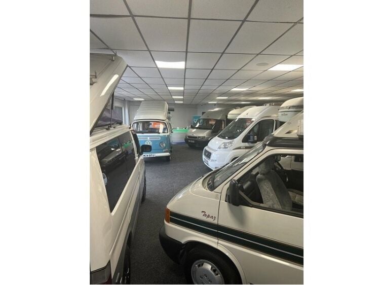 Extremely well established Used Cars Dealer for sale Photo 2