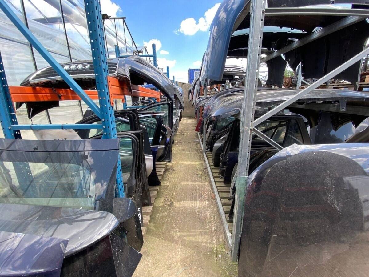 FOR SALE CAR PARTS BUSINESS IN LONDON! Photo 2