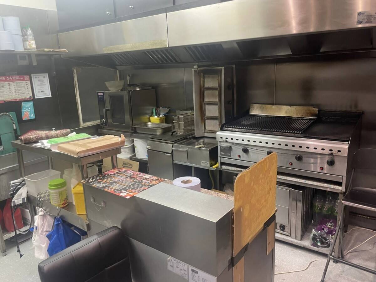 Restaurant In Greenford On BUSY Parade Photo 2