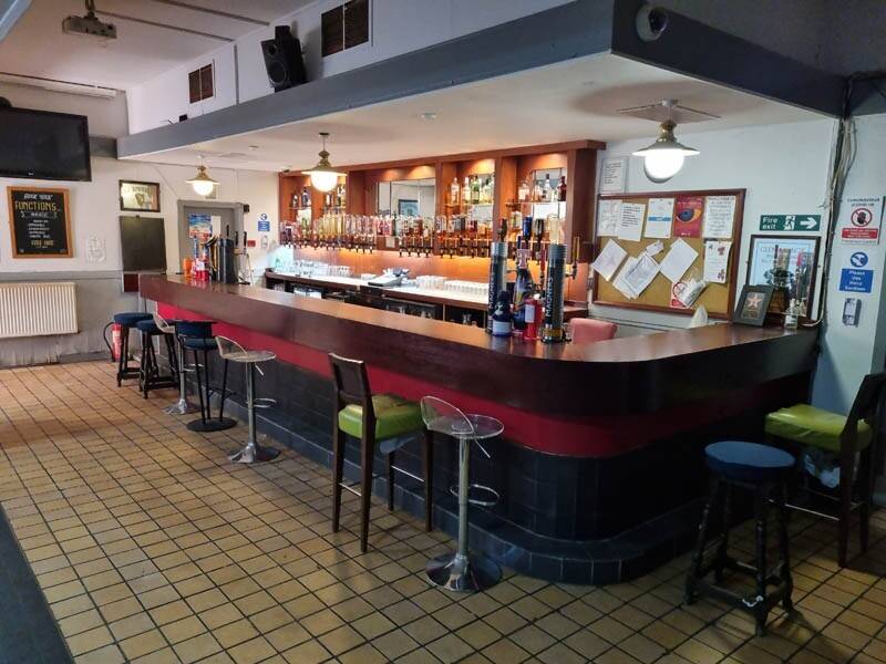 Established community public house, close to all amenities within housing estate in Motherwell Photo 2