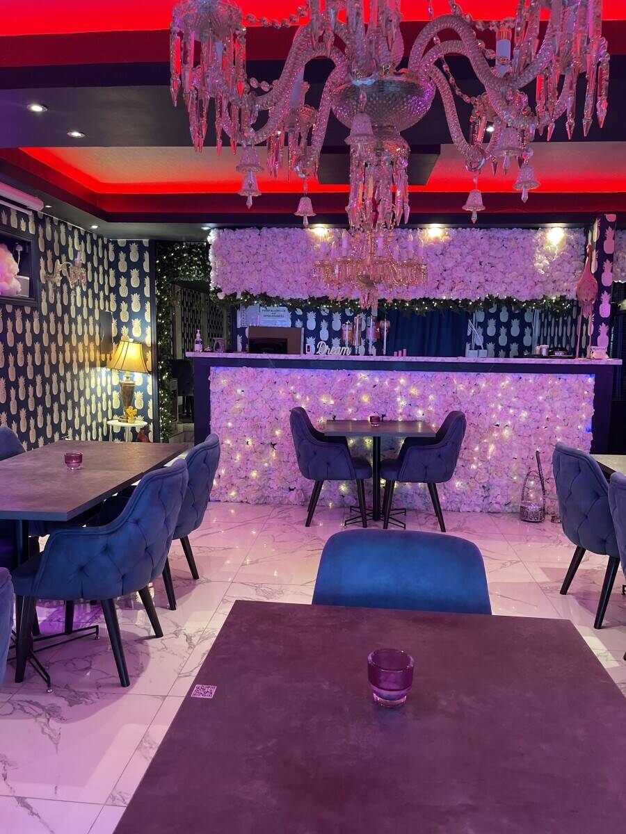Leasehold Shisha Lounge for Sale in Friern Barnet, London N12