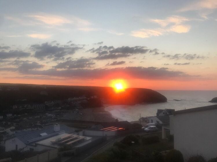 Leasehold Sea Front Café Bar & Takeaway Located In Portreath Photo 2