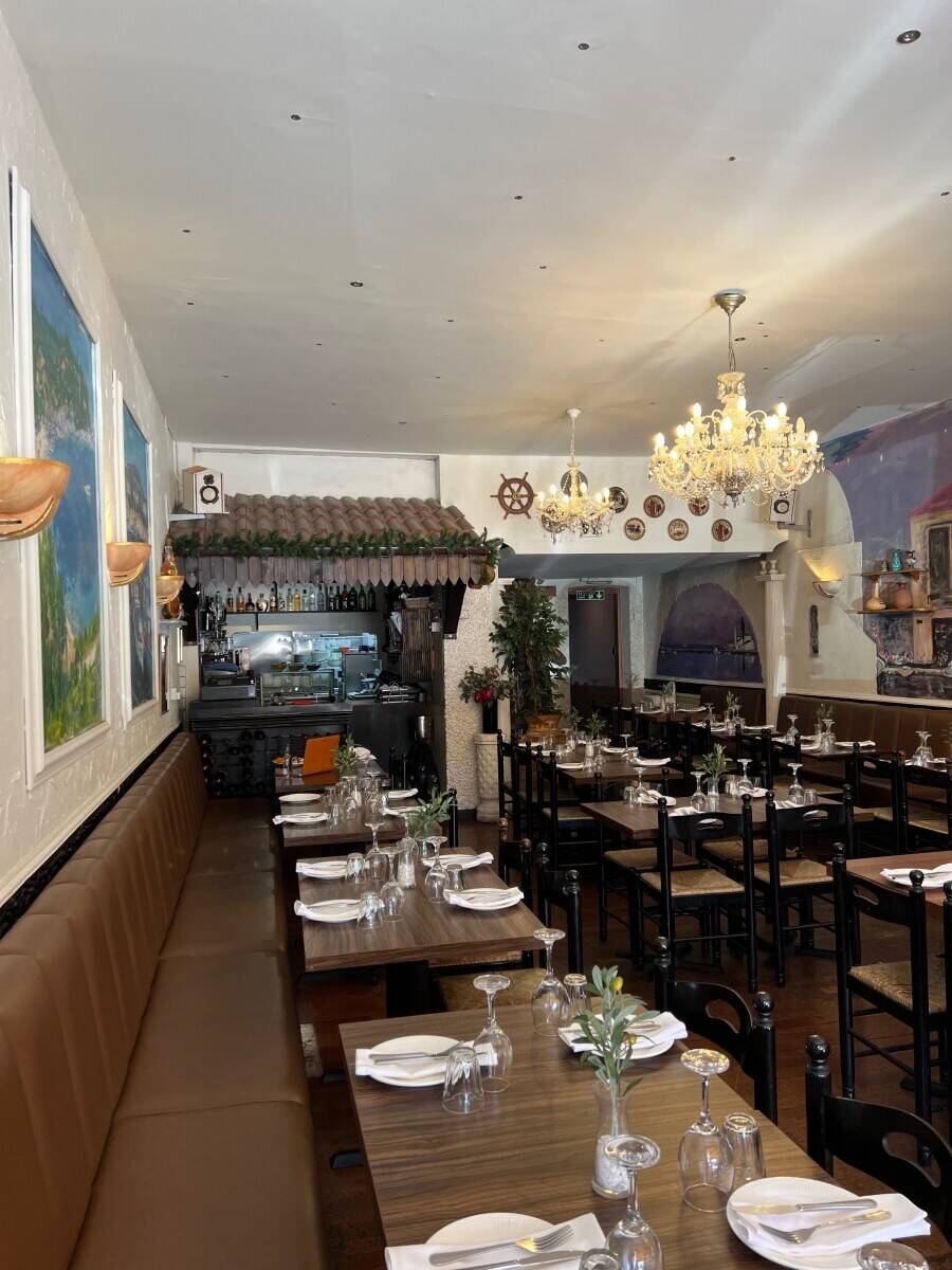 Family Greek Owned  Restaurant for Sale in London (Chiswick)
