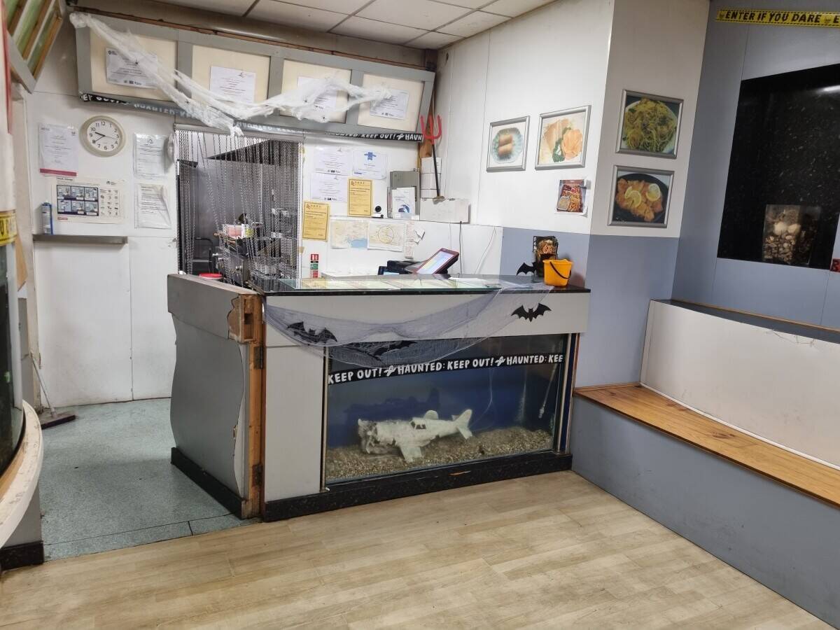 Takeaway for Sale - Good size Potential for Alternative Use