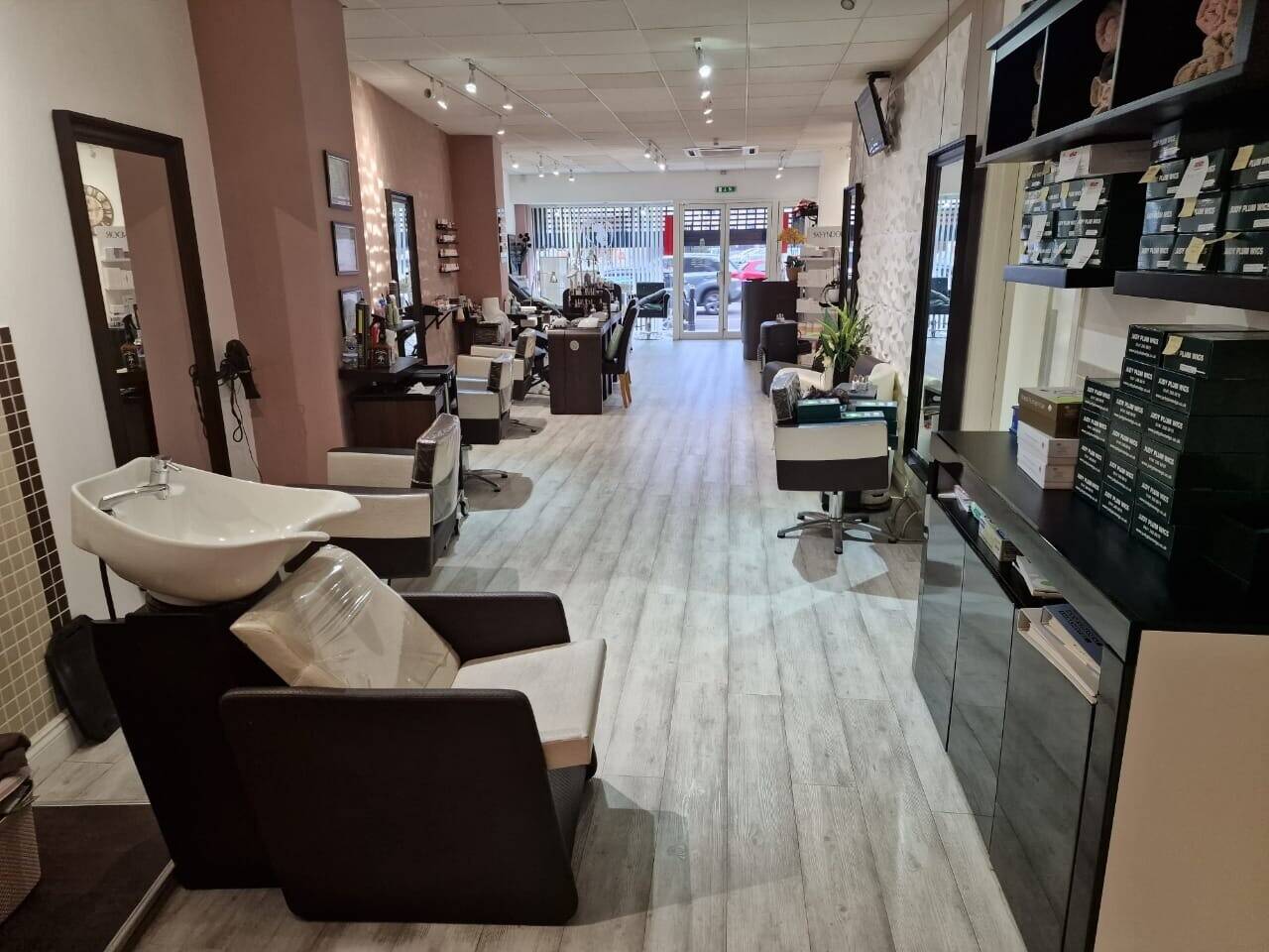 Well Established City Centre Hair & Beauty Salon Photo 2