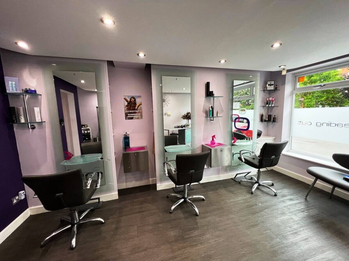A Top Quality Hair Salon, the sought after village of Radcliffe-on-Trent, Nottinghamshire. For Sale. Photo 2