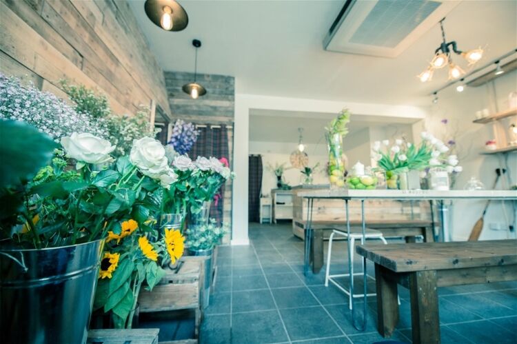 CONTEMPORARY FLORIST AND WEDDING SUPPLIER