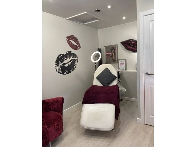 Highly Rated Salon For Sale In Bamber Bridge