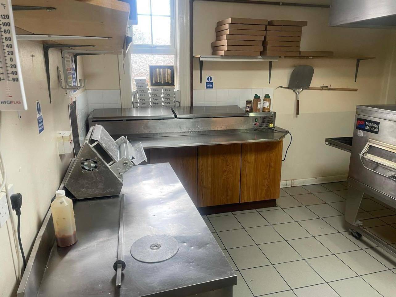 Leasehold Fast food shop for sale