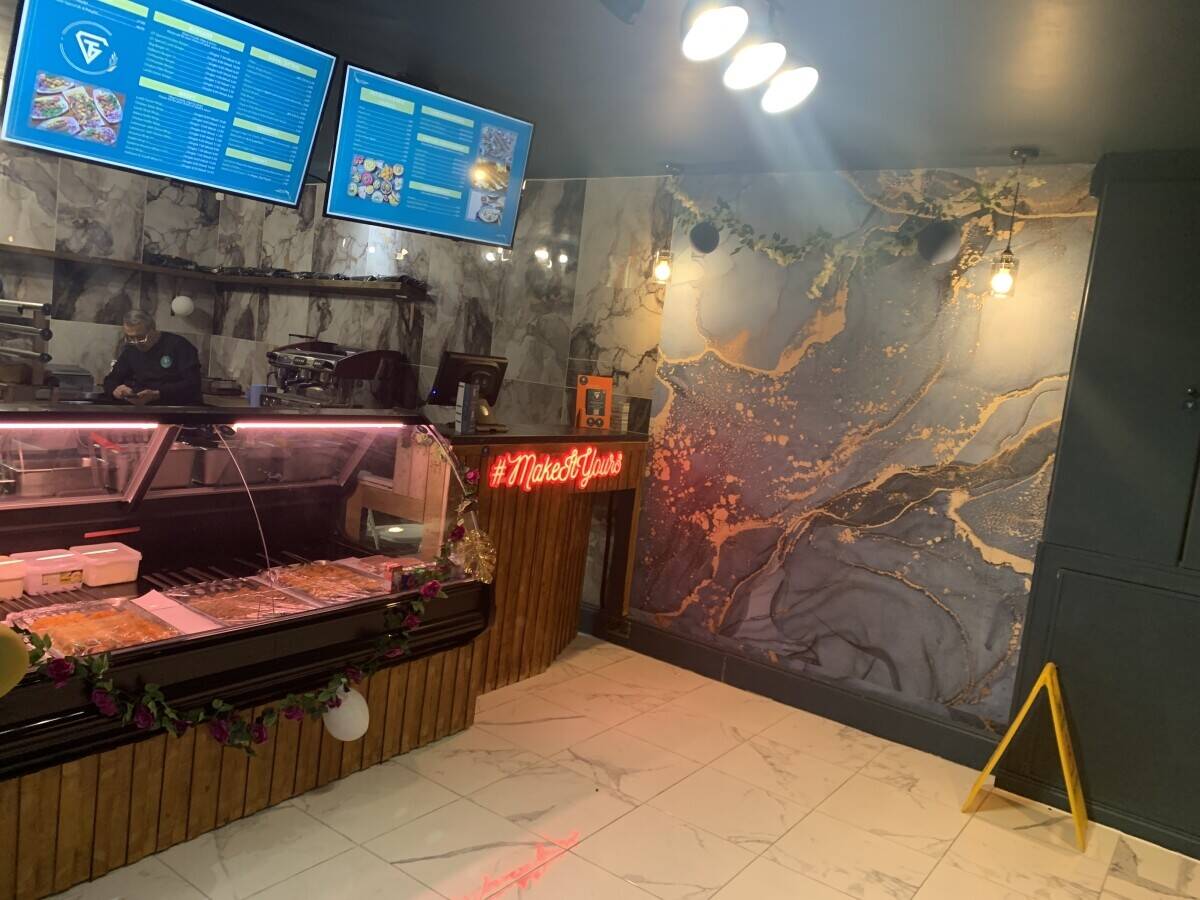 Turkish takeaway/coffee shop for sale in the heart of Romford, London.