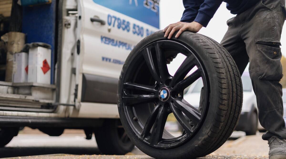 Mobile Alloy Wheel Refurb Franchise Opportunity- So Good, Even The Employees Are Franchisees! Photo 2