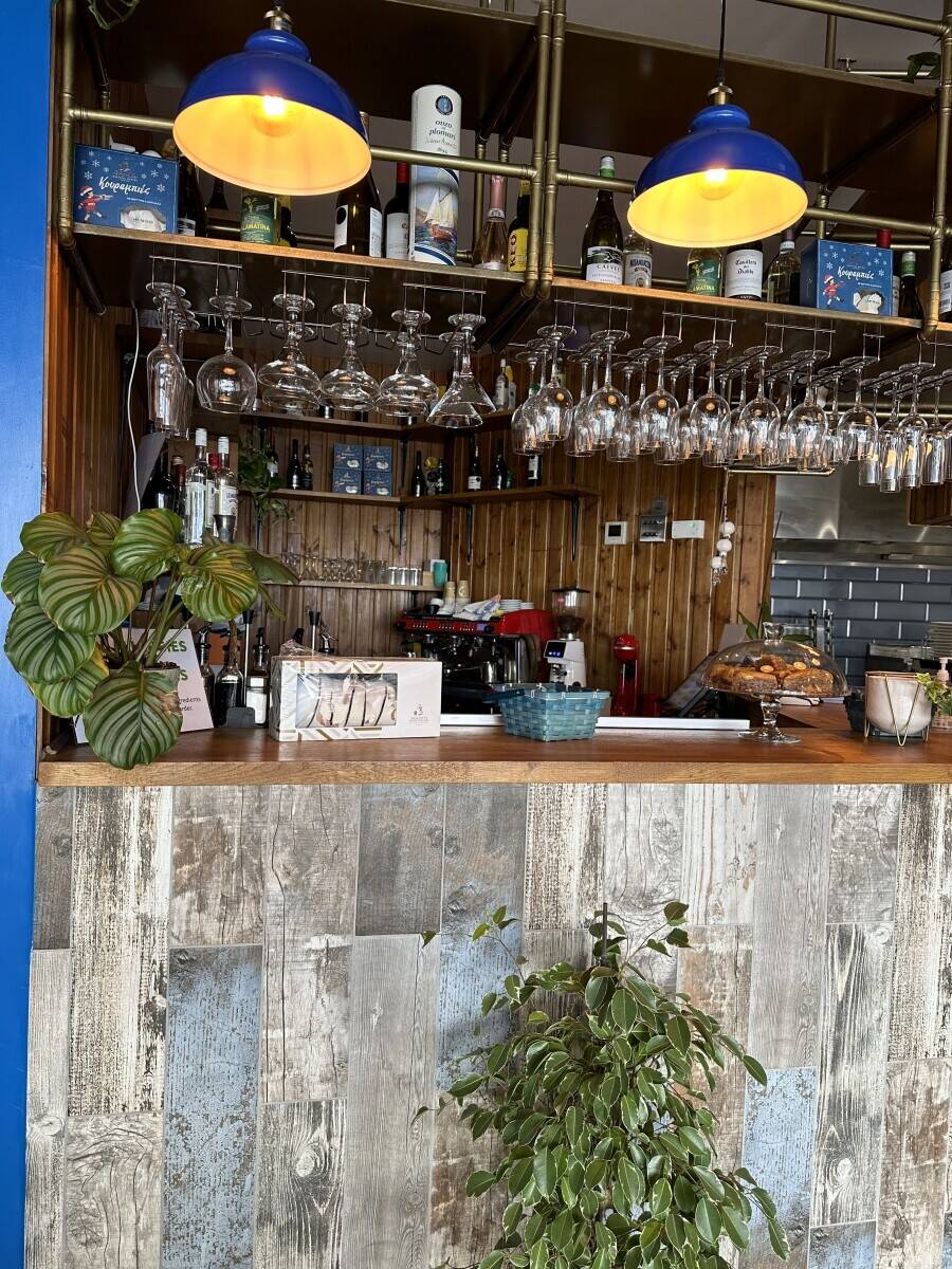 Greek Restaurant for sale in London Photo 2