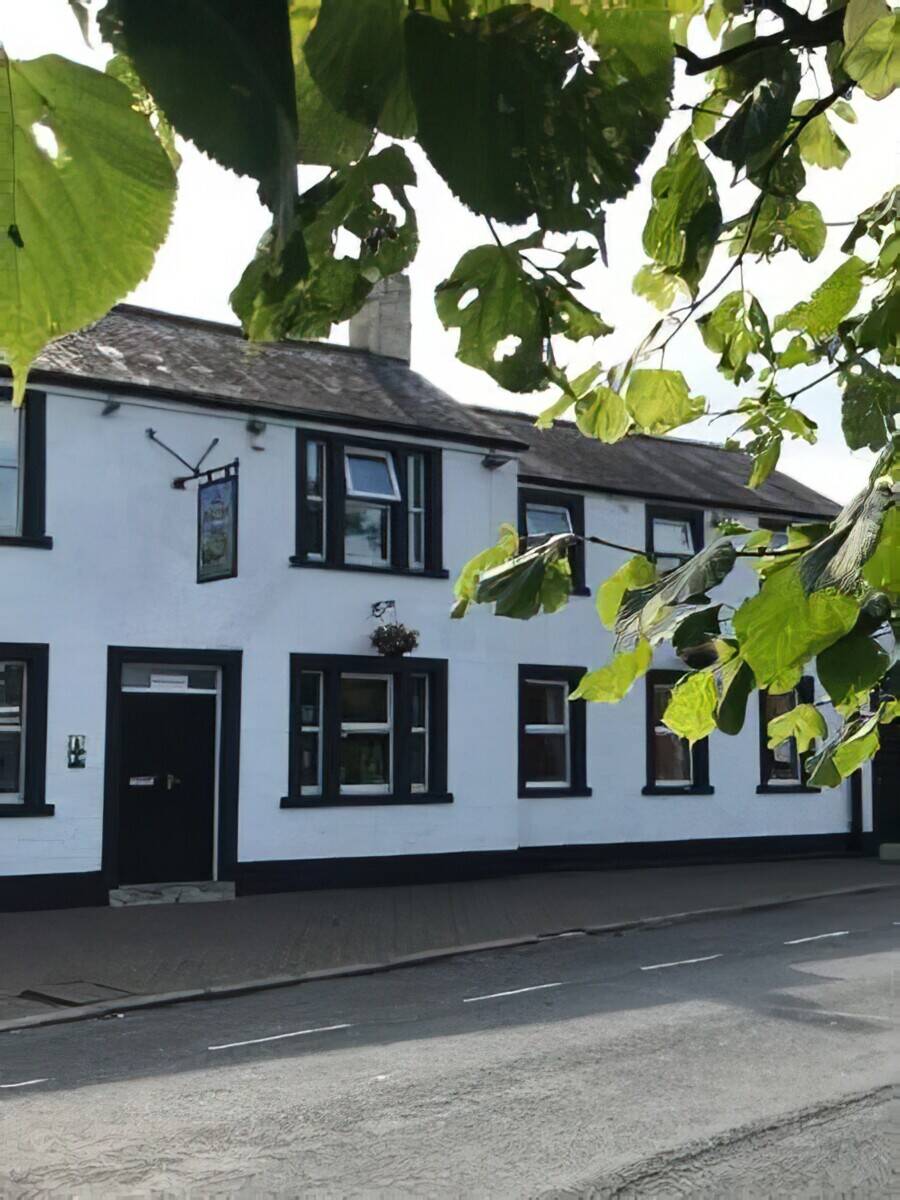 Country Inn for sale or let in Kirkbride Cumbria. Less than 1k GBP per month. Unbelievable! Photo 3
