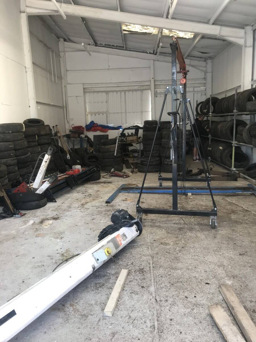 MOT Garage and repair shop Photo 2