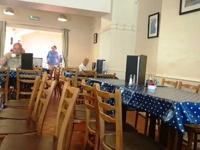 Traditional Fish And Chips Shop With Fully Fitted Kitchen Suitable For A Wide Variety Of Cuisines for Sale