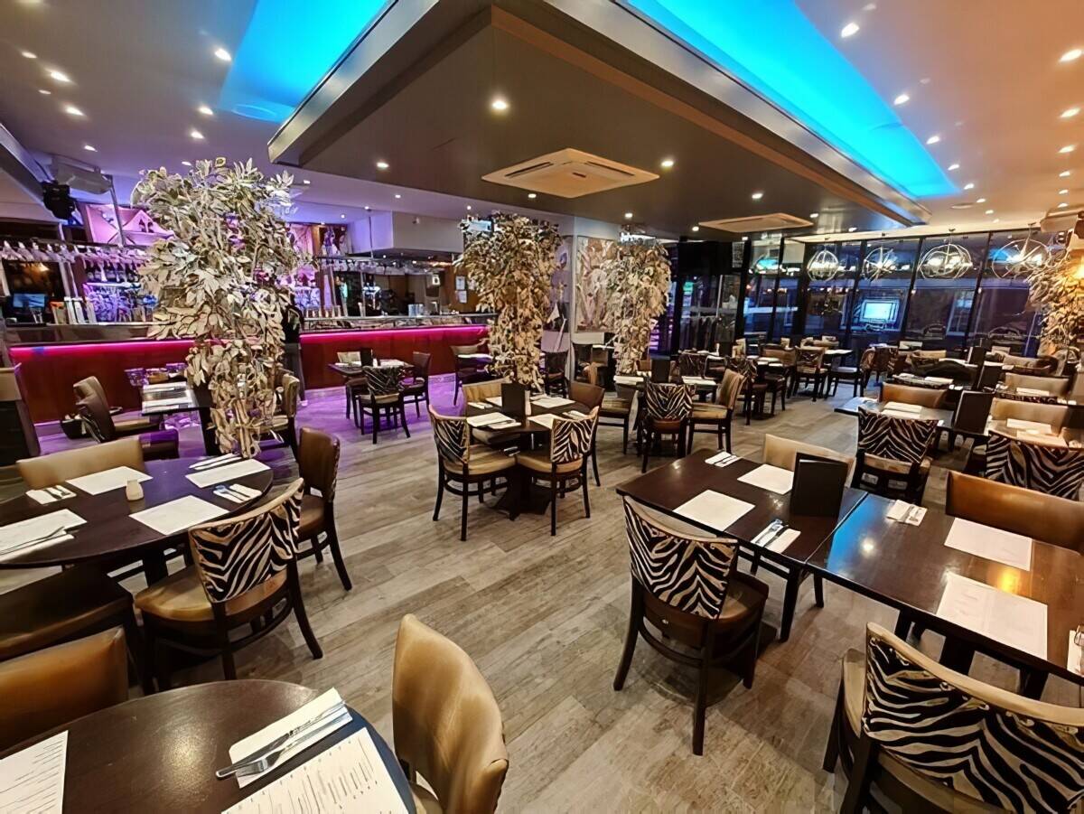 Bar/restaurant for sale on the Wirral Photo 2