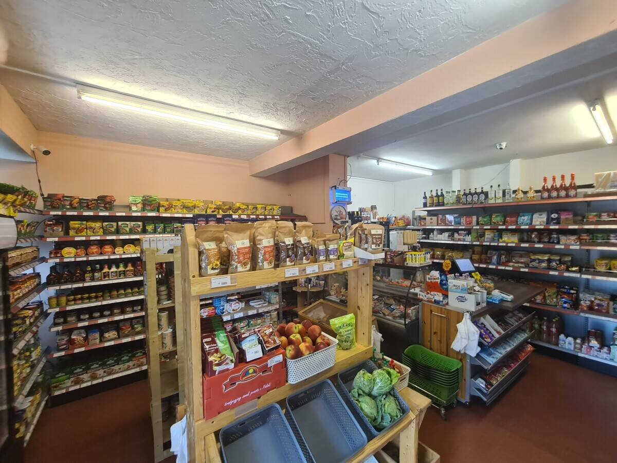 European Polish Convenience Shop for Sale in Batley with potential for alternative use Photo 2