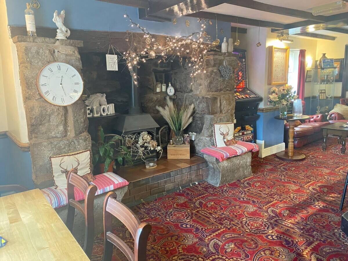 DENBIGHSHIRE – PICTURESQUE 17TH CENTURY VILLAGE PUB & RESTAURANT