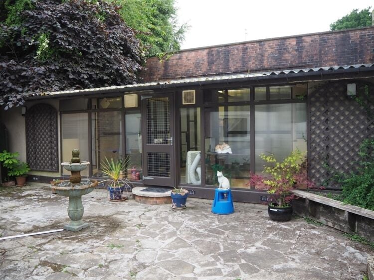 Kennels, Cattery & Equestrian businesses For Sale in Normanton Photo 2