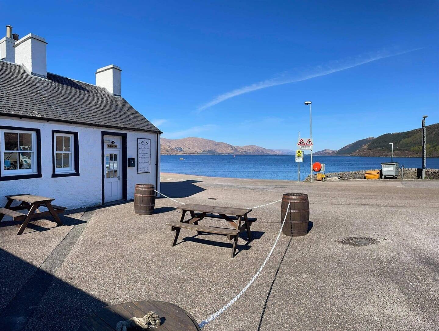 Fabulous Waterside Inn overlooking the Iconic Loch Linnhe - For Sale
