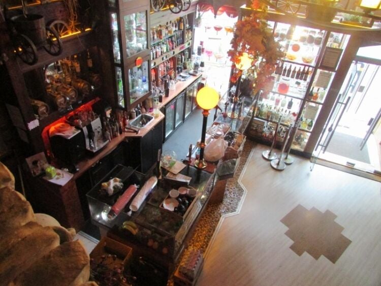 Freehold Commercial Property Two Businesses Included Photo 2