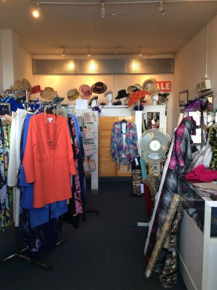 Exclusive Designer Ladies Clothing Business Photo 2