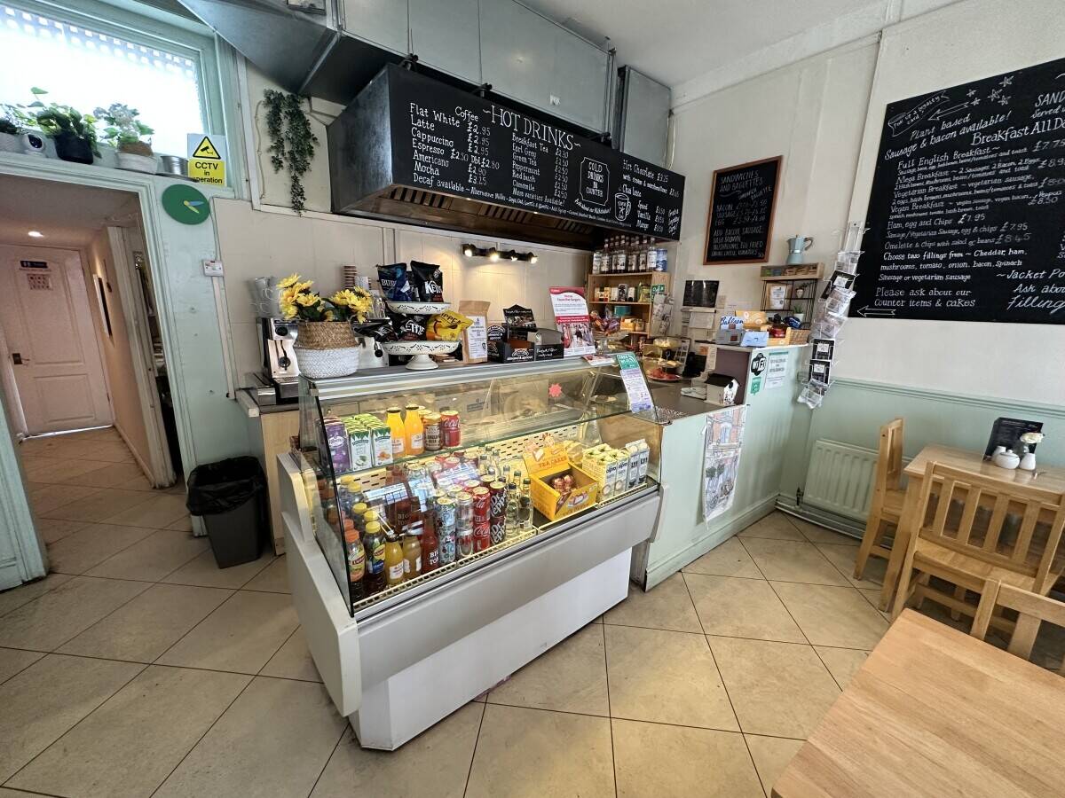 Beautifully Presented Café in  Prime Worthing Town Centre Location Photo 2