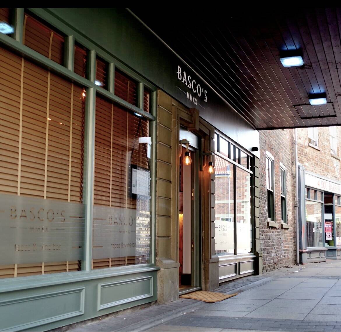 Unexpectedly on the Market! Tapas Restaurant for Sale/ Selby Photo 2