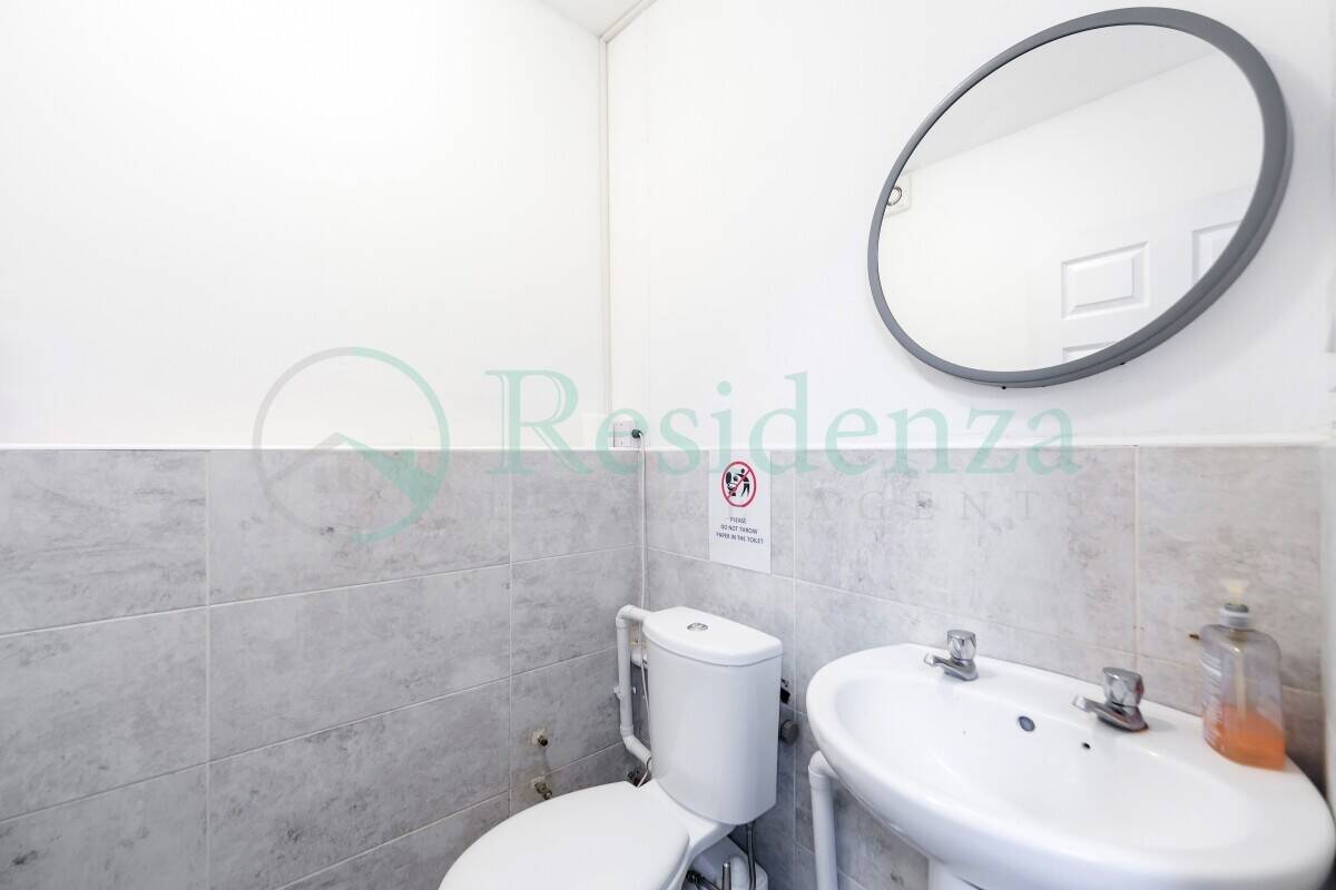 established class E beauty salon measuring in excess of 900 sq/ft over ground level, located in Tooting B
