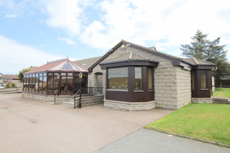 Successful bar and restaurant with 8 letting rooms