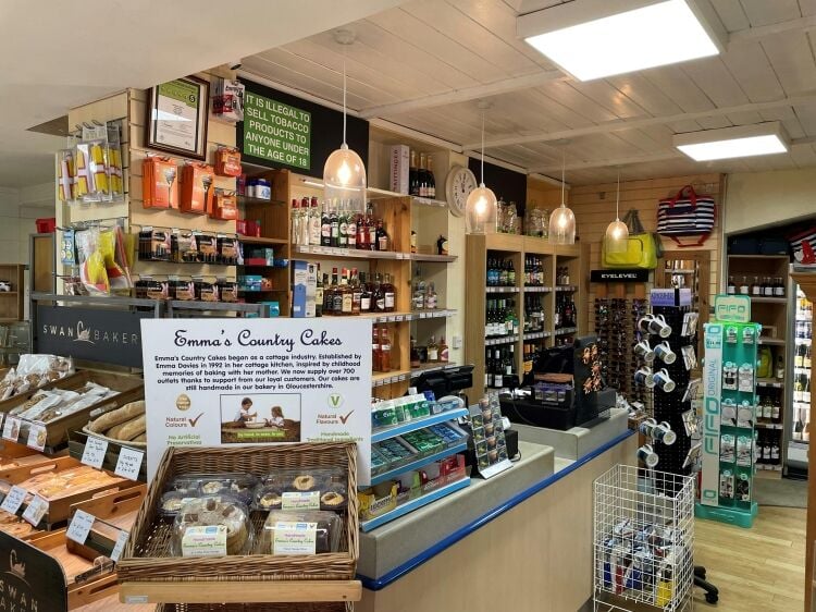 Rarely available freehold upmarket long established Convenience Store Photo 2