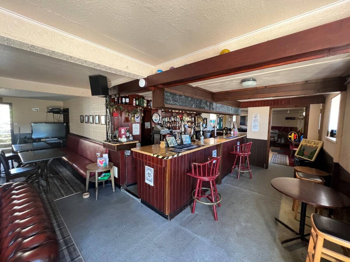 Well appointed Highland hotel offered with great potential for new owners. Photo 2