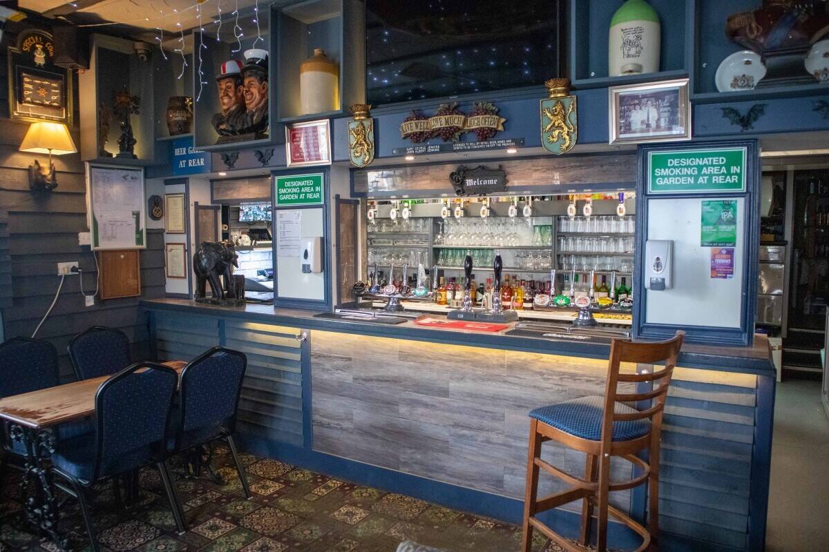 KENT - PROFITABLE PUB WITH THREE RESIDENTIAL UNITS Photo 2