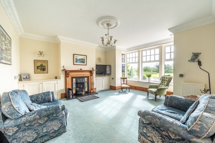 Stunning 7 Bedroom Detached Villa in Aberdeenshire Photo 2