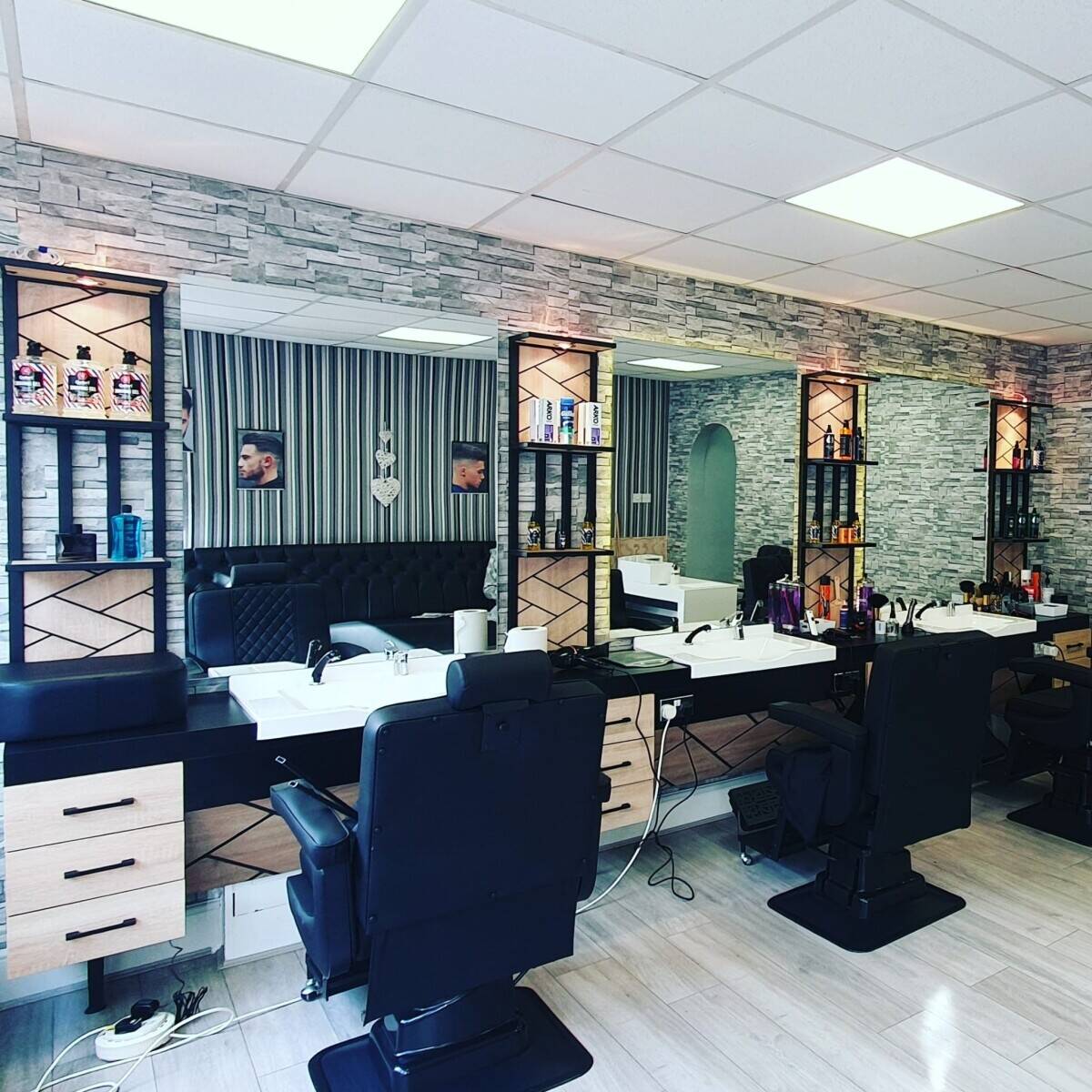 Barber shop for sale in ELLESMERE PORT 