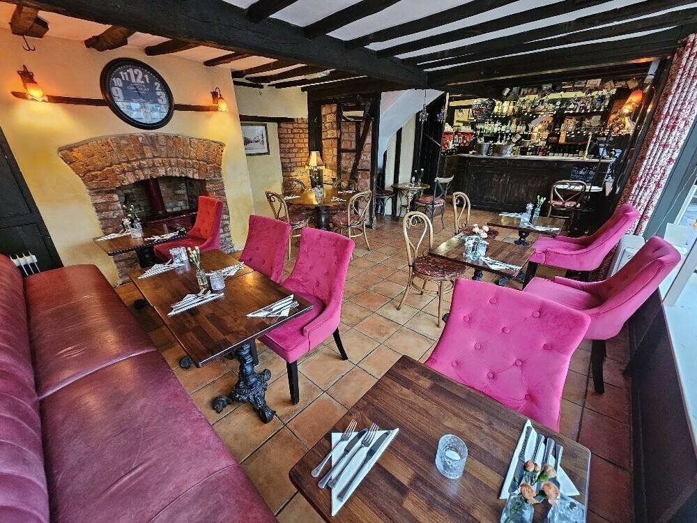 Profitable and Well Presented 40+ Cover Licensed Bistro and Restaurant In A Devon Town Photo 2