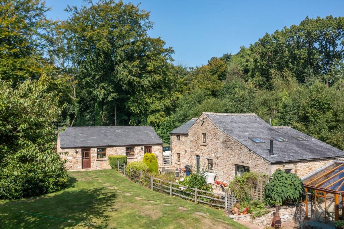 Freehold Idyllic self catering cottage with beautiful 3 bedroomed owners accommodation.