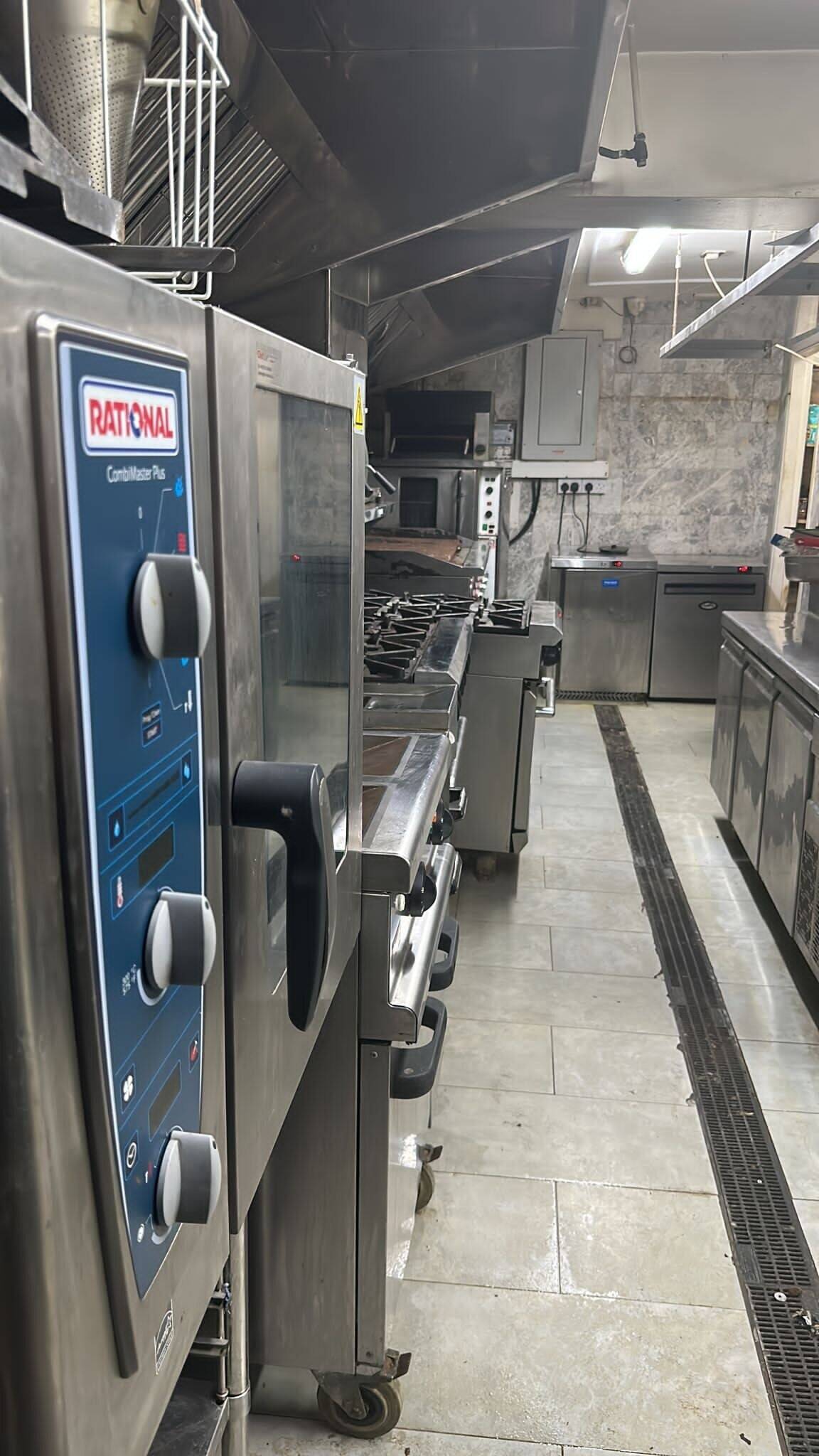 Busy Restaurant With Spacious  Basement for sale in a great location Photo 3