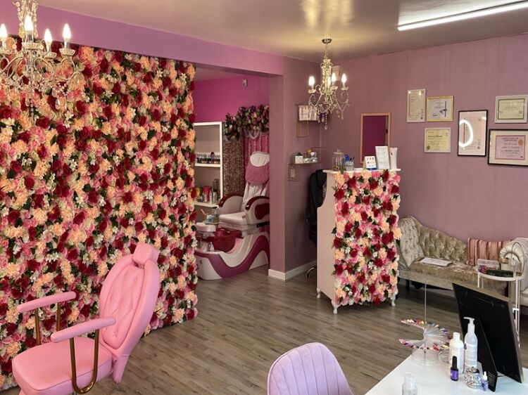 Community Favourite Beauty Studio – Warm, Relaxing Atmosphere