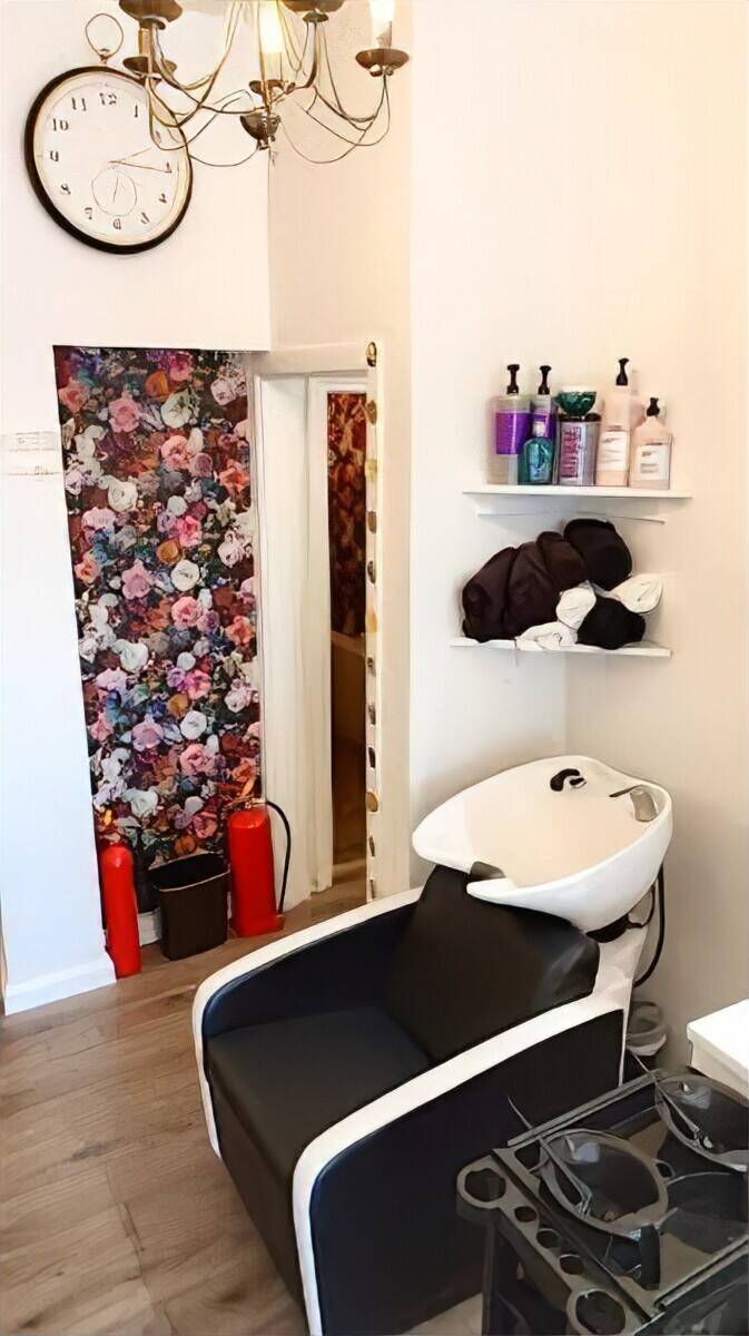 Beauty Salon to rent