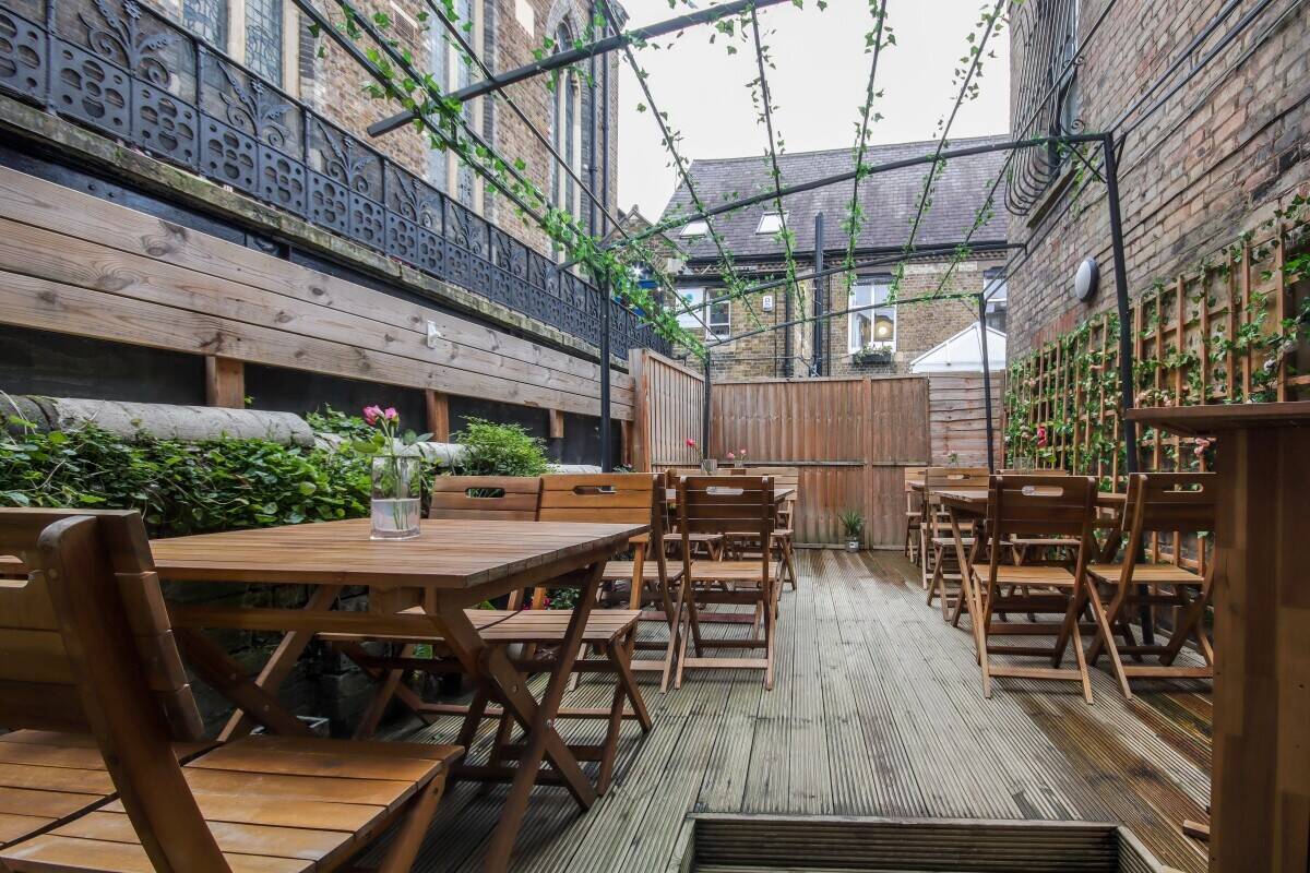 American cafe/restaurant for sale Hampstead 
