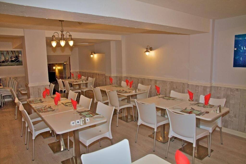 30 Bed Seafront Hotel on New Lease for Sale Weymouth Photo 2