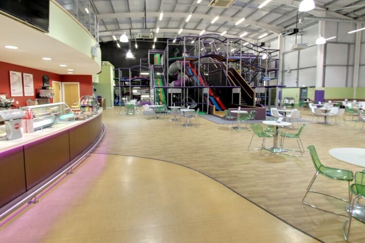 Indoor Entertainment Venue – South East England Photo 2