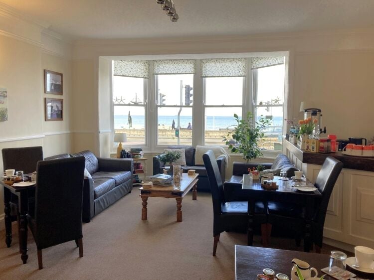 Highly Rated 9 Bedroom B&B Enjoying An Unrivalled Sea Facing Position With Self-Contained 2 Bedroom Owners Maisonette Photo 2