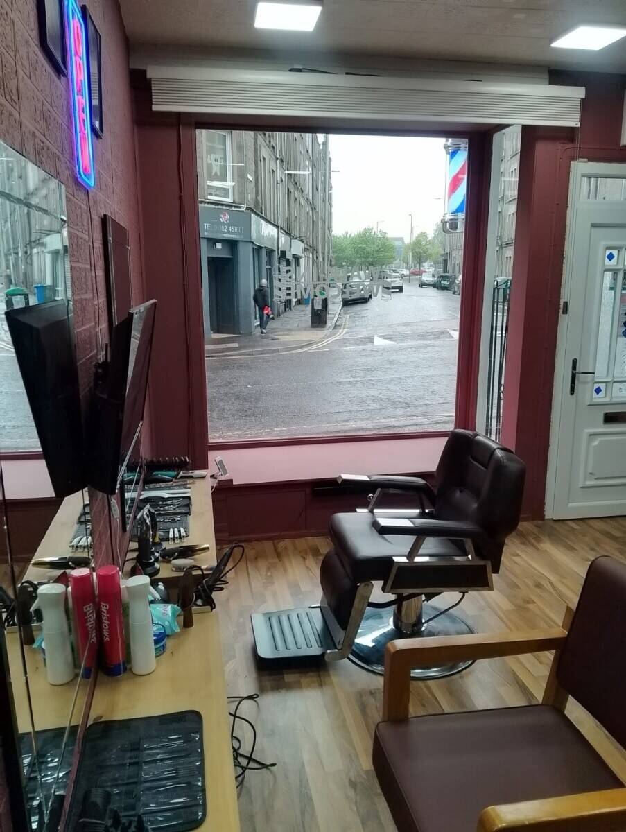 Barber shop in Dundee Photo 2