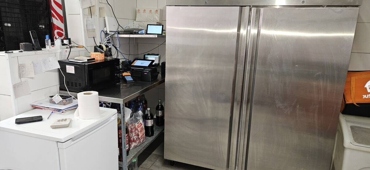 Fish and chips with newly Granted alcohol licence and Living Accommodation