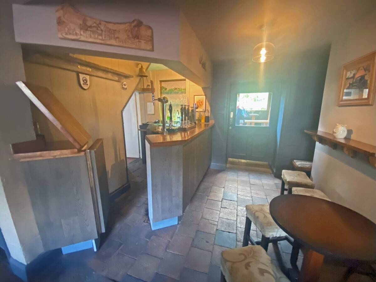 FLINTSHIRE - WET LED VILLAGE PUB WITH PLANNING PERMISSION