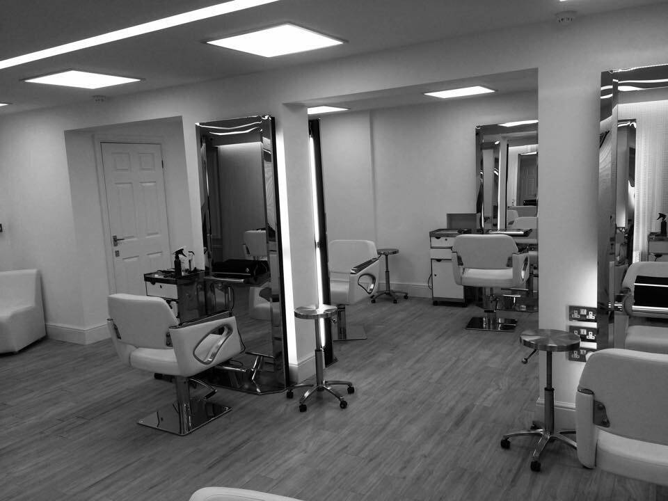 Hair Salon for Sale  For Sale: Modern Hair Salon in a Prime Location in West Bromwich Photo 2