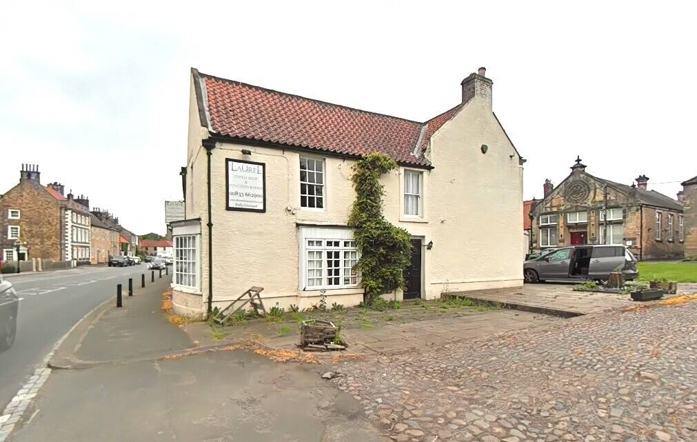 Freehold Commercial Opportunity with 3 Bedroom Property in Darlington, County Durham Photo 2