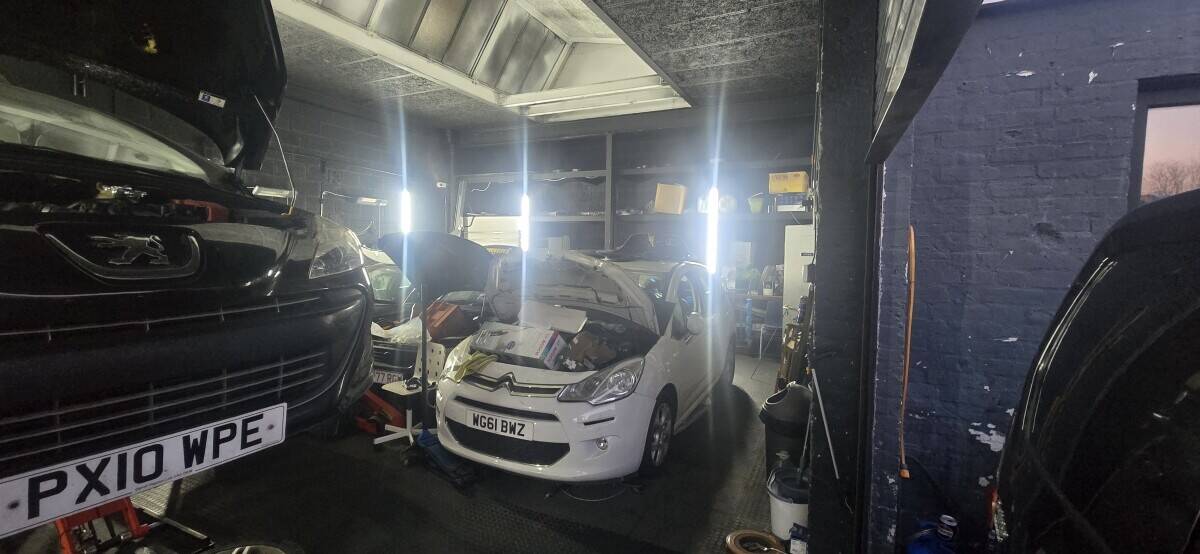 Garage workshop to let in Harlow